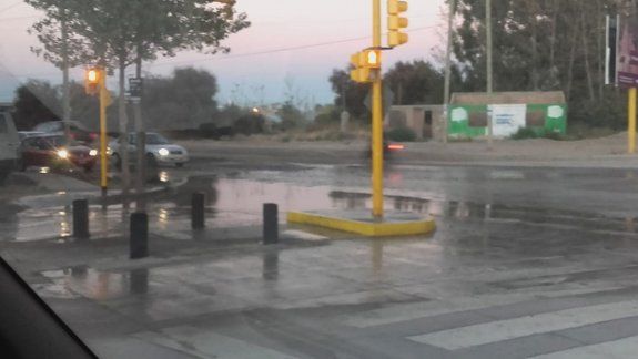 Avenida del Trabajador sufrió rotura de caños en cuatro puntos distintos