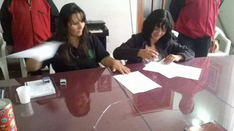 El acta acuerdo lo firmó el Ejecutivo Municipal y los cuatro gremios.