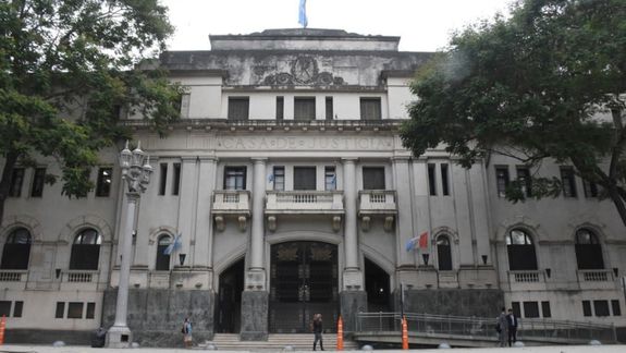 Golpeó a su madre de 100 años para robarle dinero