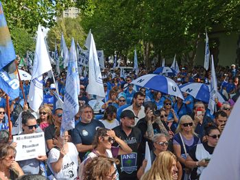 En Neuquén marcharon en contra de la reforma laboral.