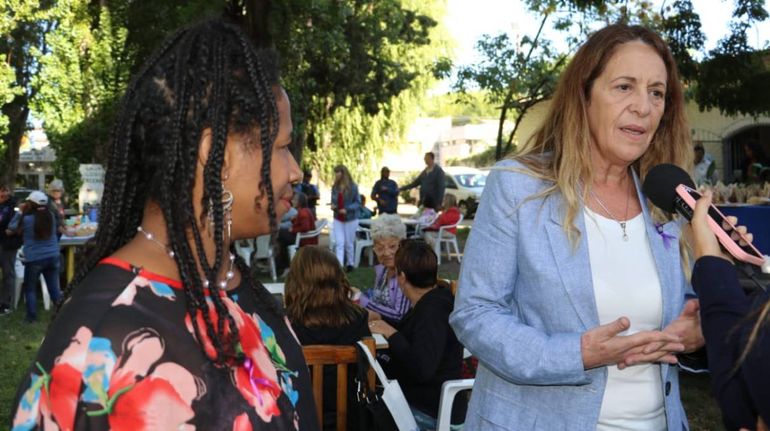 Luciana De Giovanetti y Astrid Castillo durante las actividades por el Día de la Mujer. Luciana De Giovanetti y Astrid Castillo durante las actividades por el Día de la Mujer.