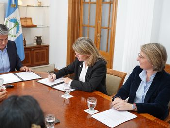 TotalEnergies formalizó un aporte de 500 mil dólares para las Becas Gregorio Álvarez.