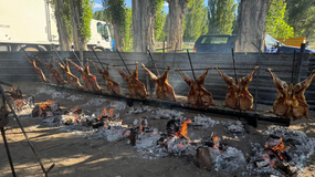 ¿Por cuánto dinero se puede comer en la Fiesta del Chivito en Chos Malal? | LM Neuquen ¿Por cuánto dinero se puede comer en la Fiesta del Chivito en Chos Malal?