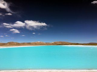 FOTO DE ARCHIVO: Una pileta de salmuera utilizada en la extracción de litio es vista en el salar de Cauchari Olaroz, cerca de Susques, Argentina 8 noviembre, 2017. Foto tomada el 8 de noviembre, 2017.