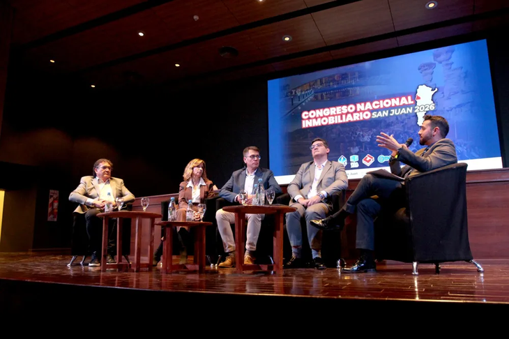 Referentes de la Cámara Minera de San Juan, CASEMI y el Colegio de Inmobiliarias hablaron sobre cómo será el desarrollo minero y qué necesidades tendrá. Referentes de la Cámara Minera de San Juan, CASEMI y el Colegio de Inmobiliarias hablaron sobre cómo será el desarrollo minero y qué necesidades tendrá.