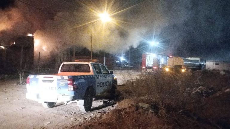 En el incendio que destruyó por completo una vivienda, murió un bebé de diez meses.
