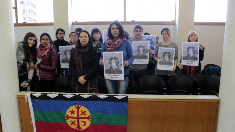 Familiares de Aigo y militantes celebraron la ordenanza.