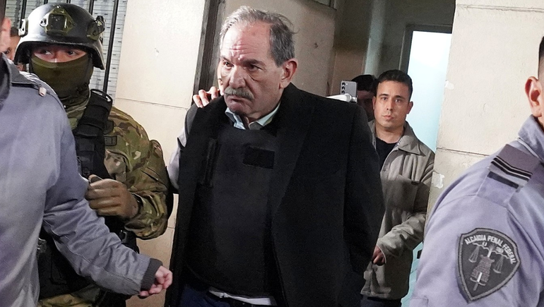 La Justicia le otorgó prisión domiciliaria al ex gobernador. La Justicia le otorgó prisión domiciliaria al ex gobernador.