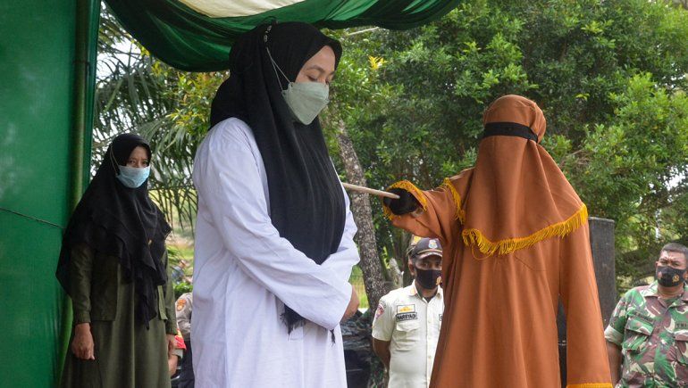 Castigaron a latigazos a una pareja por adúlteros