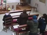 El robo se produjo en plena iglesia de Santa Fe