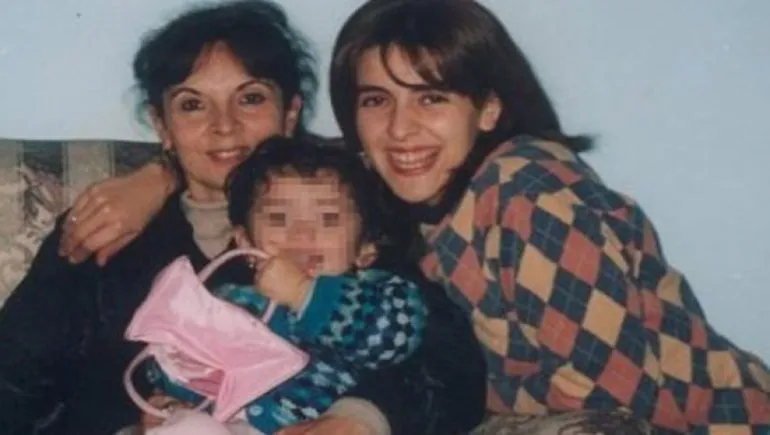 Marita Verón, víctima de la trata de personas, junto a su mamá Susana Trimarco.
