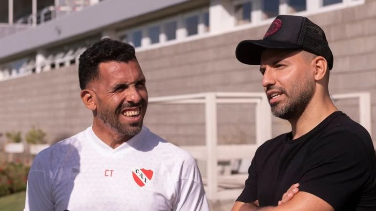 El Kun Agüero y Carlos Tevez