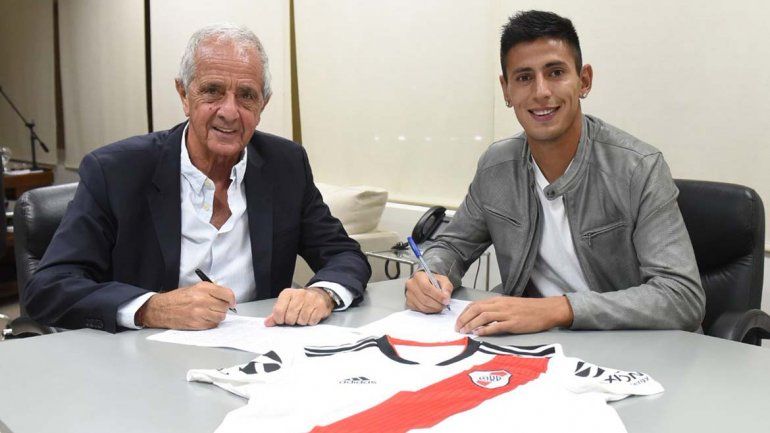 Gallardo convocó a Angileri para viajar a Perú