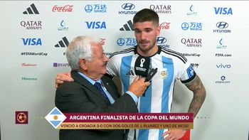 Rodrigo de Paul enamoradisimo de Tini.jpg