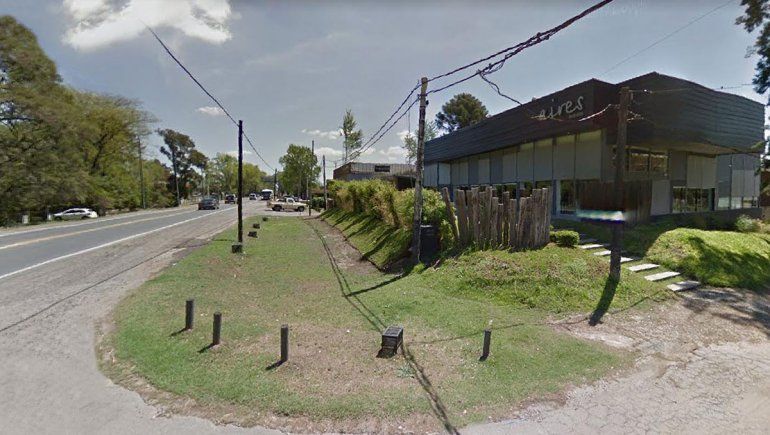 Denunció que la violaron en manada en un baldío