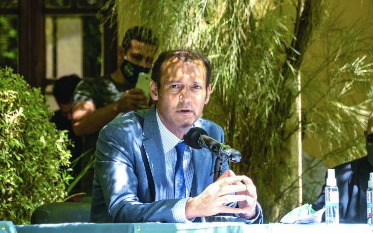 El gobernador Omar Gutiérrez apunta a recuperar los puestos de trabajo.