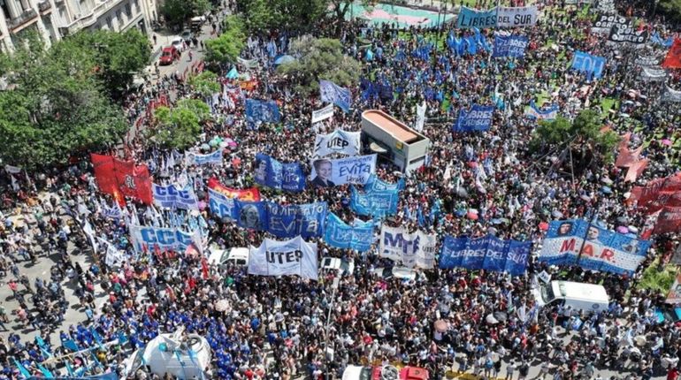 La Justicia suspendió el DNU de Milei que limitaba el derecho a huelga