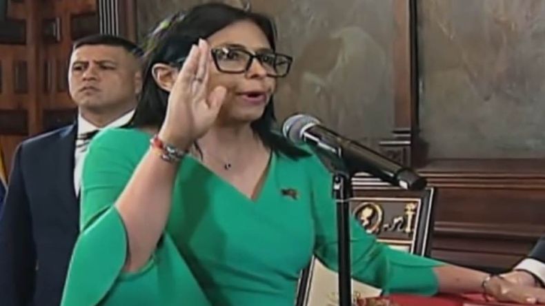 Delcy Rodríguez asumió la presidencia interina de Venezuela por 90 días. | LM Neuquen Delcy Rodríguez asumió la presidencia interina de Venezuela por 90 días.