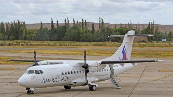American Jet es una compañía local que se propone unir Neuquén con diversos puntos nacionales y chilenos. American Jet es una compañía local que se propone unir Neuquén con diversos puntos nacionales y chilenos.