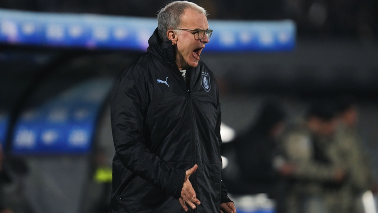 El Uruguay de Bielsa volvió a ganar con caras nuevas: qué dijo el DT
