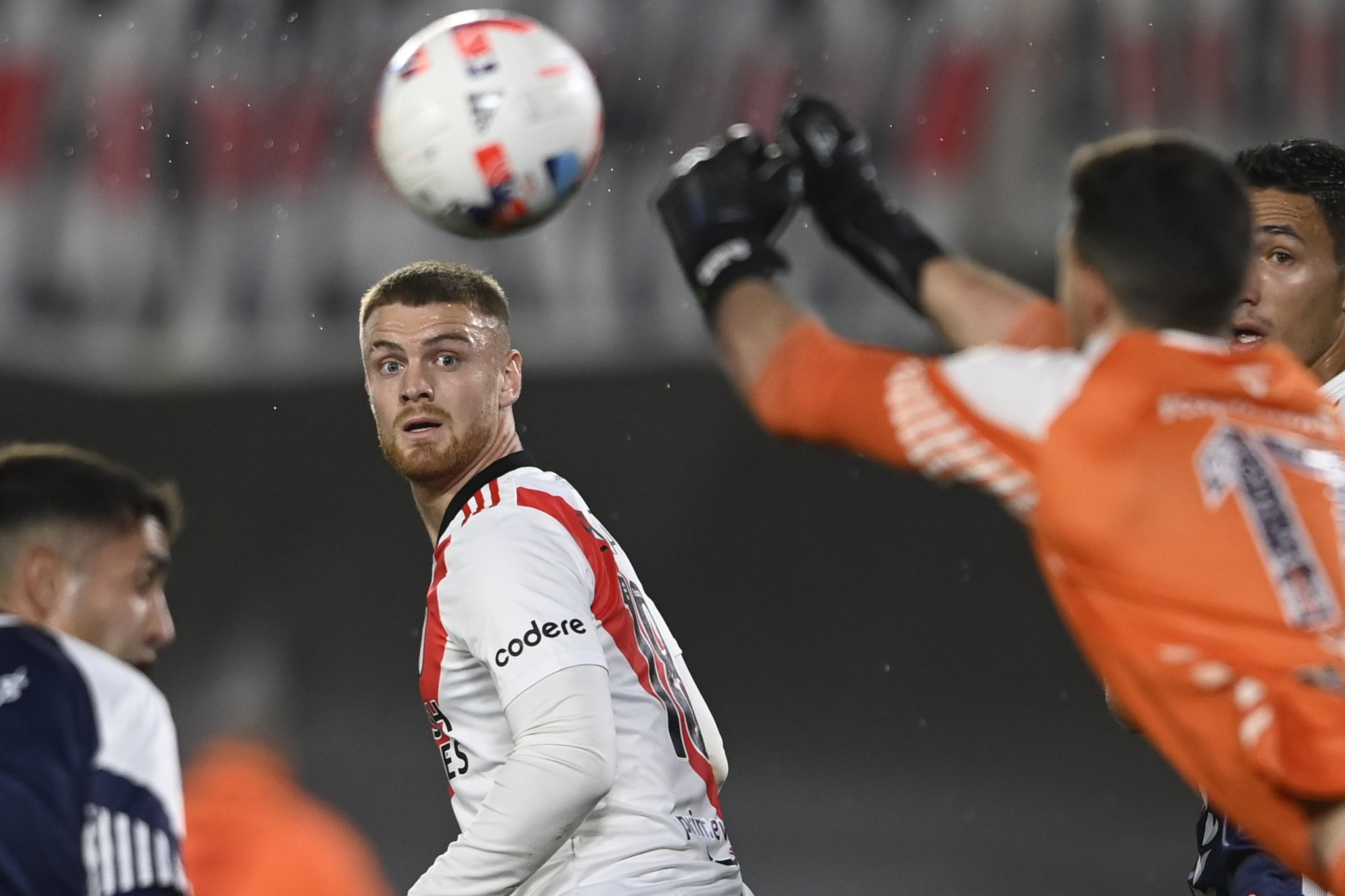 Dulce Vikingo: con gol de Beltrán