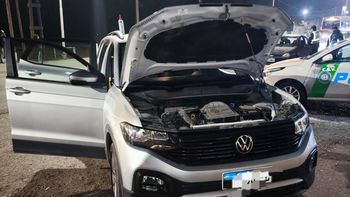 El vehículo fue retenido en un control realizado sobre la Ruta 22. Foto: Gentileza. | LM Neuquen El vehículo fue retenido en un control realizado sobre la Ruta 22. Foto: Gentileza.