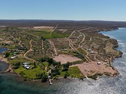 El desarrollo inmobiliario La Península, en la margen sur del Lago Marí Menuco. El desarrollo inmobiliario La Península, en la margen sur del Lago Marí Menuco.