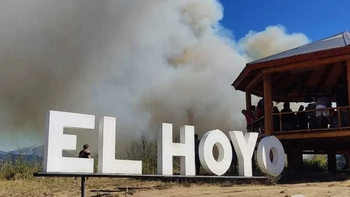 los mapuches se adjudicaron el incendio en el hoyo los mapuches se adjudicaron el incendio en el hoyo