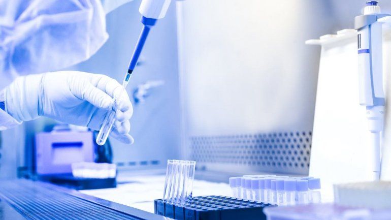 AstraZeneca: la Agencia Europea del Medicamento evaluará la vacuna 