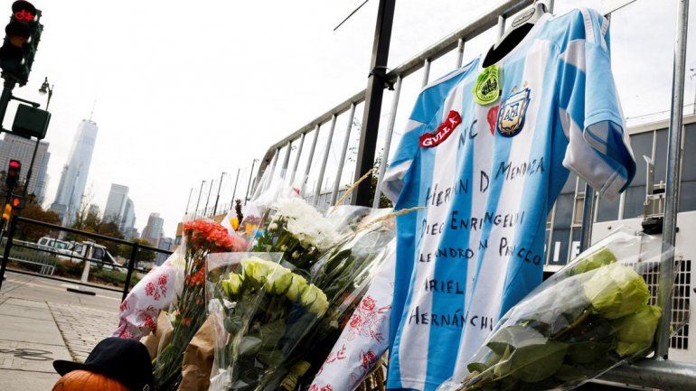 El Presidente partió anoche a Estados Unidos con una nutrida comitiva.