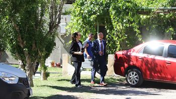 siguen los allanamientos en plottier: investigan facturas truchas de la muni cuando gloria ruiz era intendenta siguen los allanamientos en plottier: investigan facturas truchas de la muni cuando gloria ruiz era intendenta