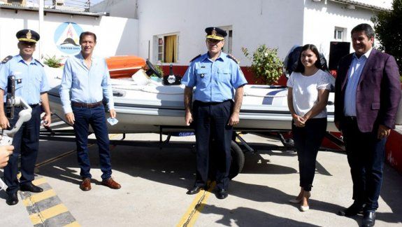 Gutiérrez entregó equipamiento a bomberos de la Policía