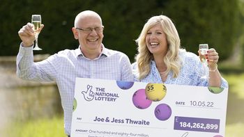 Premio histórico en la lotería europea convirtió en millonaria a una pareja británica