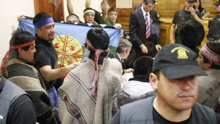 El Gobierno quiere esclarecer el arresto de ocho mapuches.
