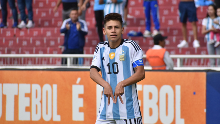 El Diablito Echeverri sorprende a todos con su gran habilidad. Todavía no entrenó con la primera de River.&nbsp;