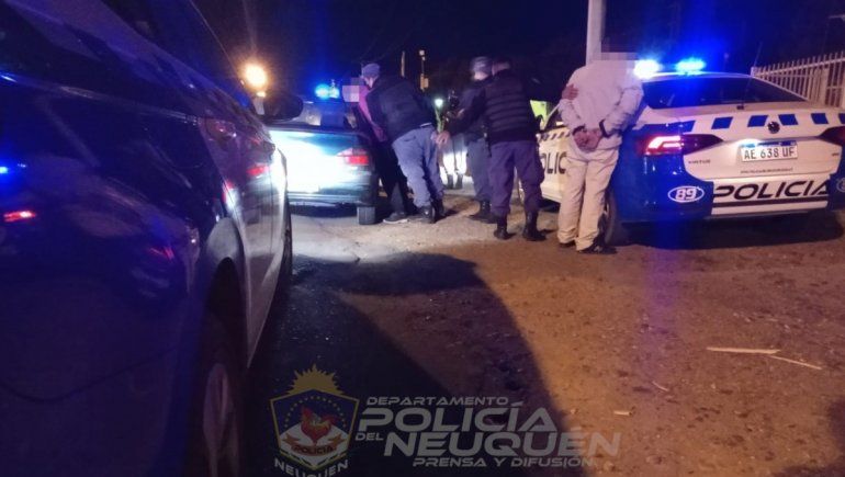 Borrachos casi chocan, armaron un escándalo y terminaron detenidos