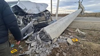 El 14 de septiembre, un adolescente chocó contra un poste y dejó sin luz a Río Gallegos. El 14 de septiembre, un adolescente chocó contra un poste y dejó sin luz a Río Gallegos.