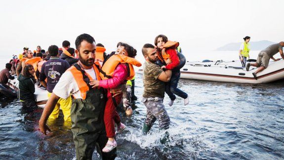 El drama de los refugiados se cobró dos víctimas de uno y dos años.