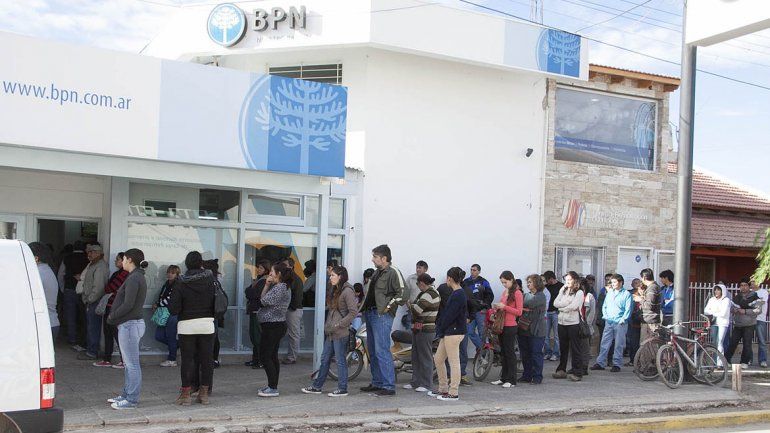 El miércoles 1º de marzo comienza el pago de haberes