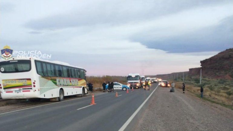 Ruta 7: fuerte choque entre un colectivo y dos traffics dejó 19 heridos, cuatro de gravedad