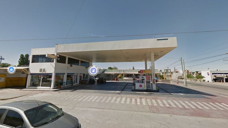 Estación de servicio Shell de Collón Cura y Antártida. Estación de servicio Shell de Collón Cura y Antártida. 