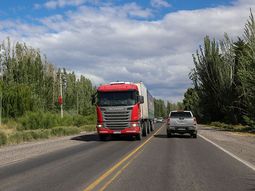 El tránsito pesado de Vaca Muerta supera la capacidad estructural de las rutas patagónicas. El tránsito pesado de Vaca Muerta supera la capacidad estructural de las rutas patagónicas.