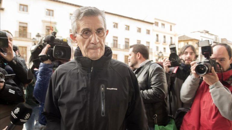 El sacerdote fue enjuiciado por abusar de un menor de edad.