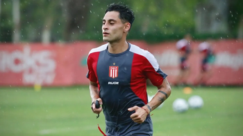 El futbolista de Estudiantes de La Plata permanece internado. El futbolista de Estudiantes de La Plata permanece internado.