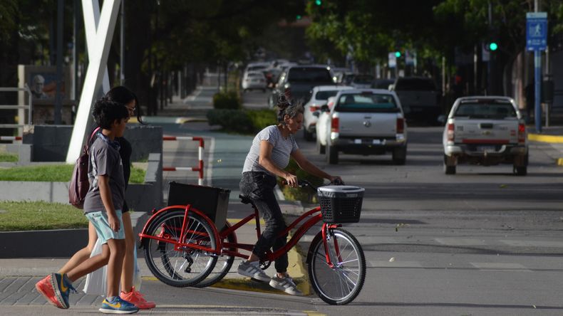 Continúa la alerta por viento en Neuquén. | LM Neuquen Continúa la alerta por viento en Neuquén.