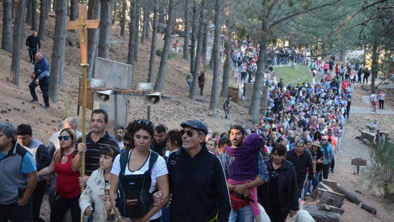 Junín: una multitud participó de la procesión en el Vía Christi