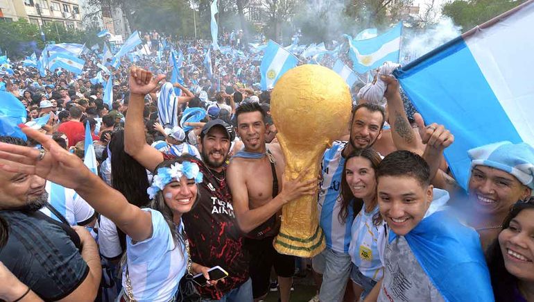 ¡Somos campeones! En 21 fotos, Neuquén se vistió de celeste y blanco