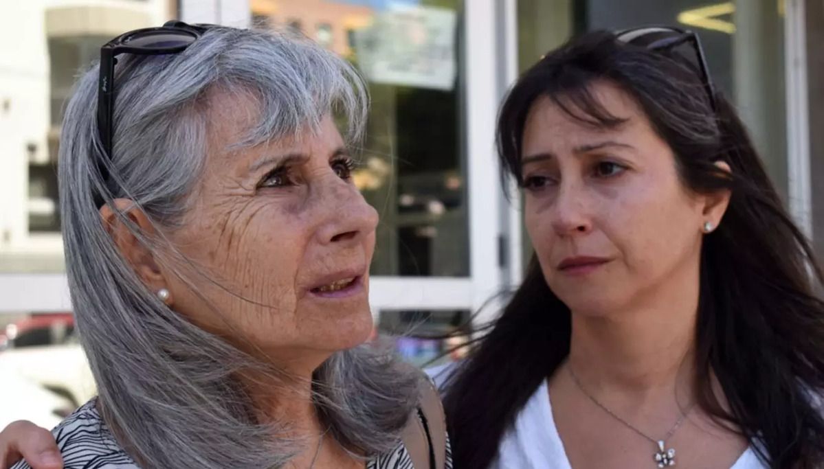 Lydia Ávalo, la mujer a la que le inyectaron formol en Puerto Madryn, con su hija, Alejandra Muñiz.