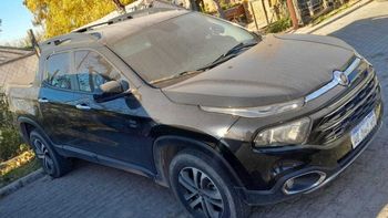 Encontraron una camioneta robada abandonada en el Hospital de Centenario