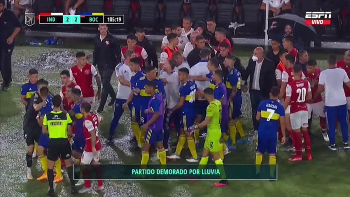 Rojo 2-Boca 2: Polémica bajo el agua